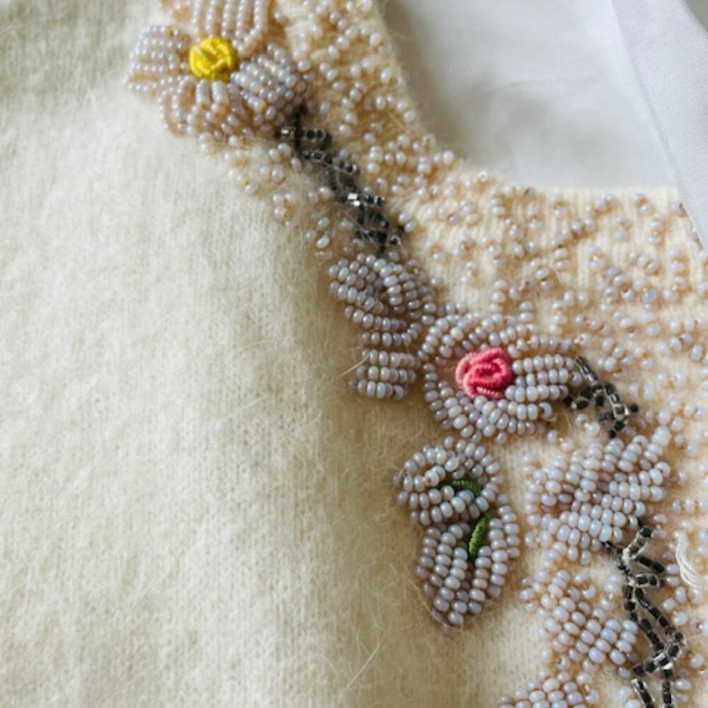 Vintage 1950's Angora Cashmere Hand Sewn Beaded Seed Pearl Cardigan Sweater XS - Picture 13 of 13